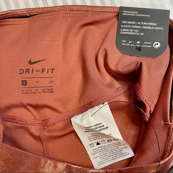 NWT! Women's Nike One Icon Shimmer Leggings - Picture 6 of 6